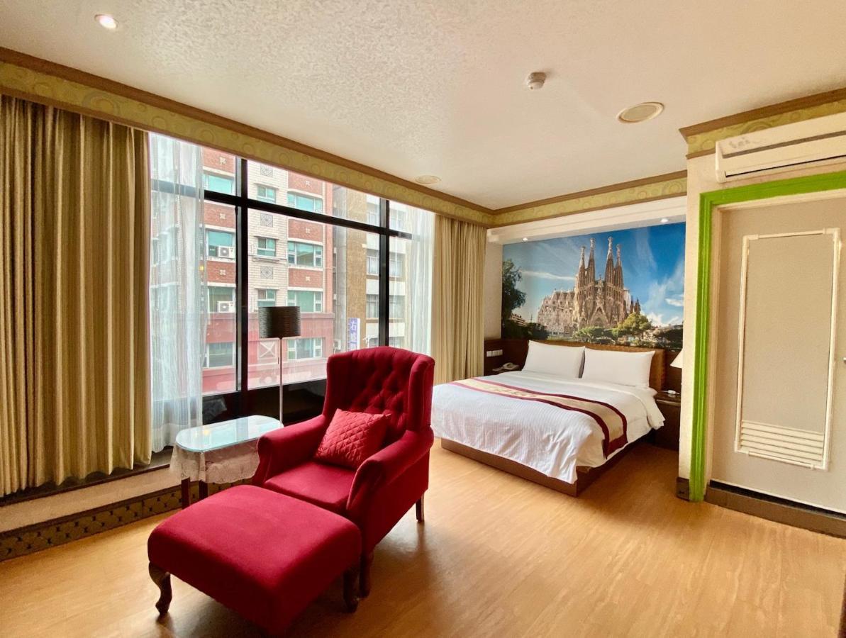 Wenpin Hotel - Pier 2 Kaohsiung Bagian luar foto