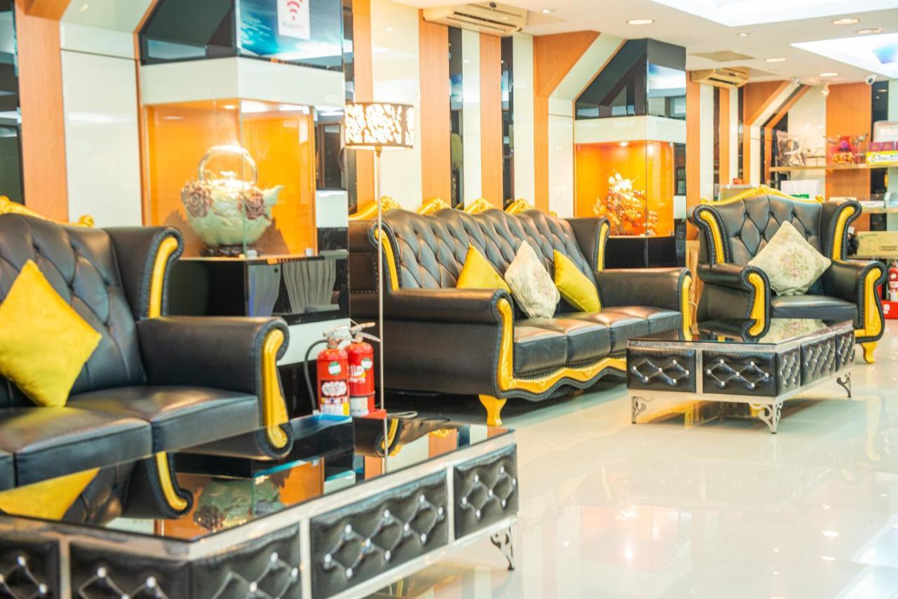 Wenpin Hotel - Pier 2 Kaohsiung Bagian luar foto