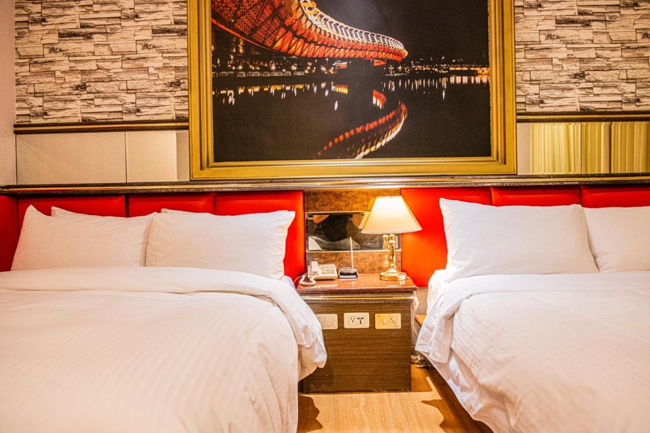 Wenpin Hotel - Pier 2 Kaohsiung Bagian luar foto
