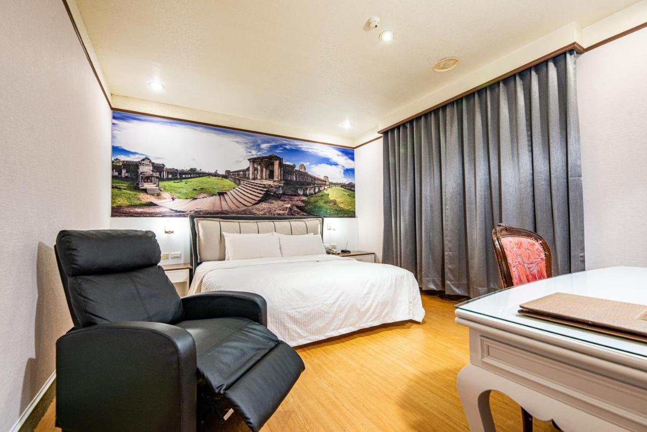 Wenpin Hotel - Pier 2 Kaohsiung Bagian luar foto