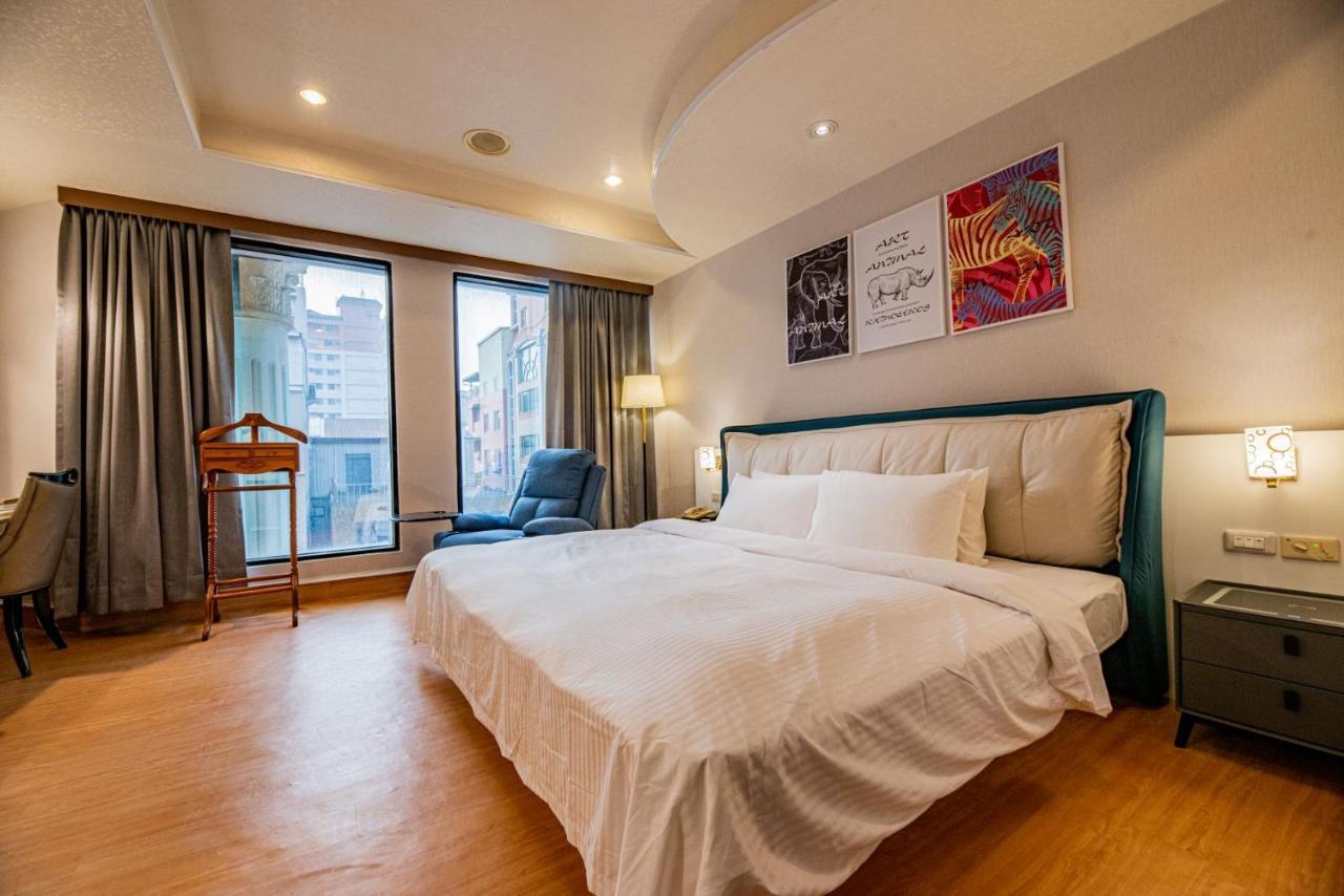 Wenpin Hotel - Pier 2 Kaohsiung Bagian luar foto