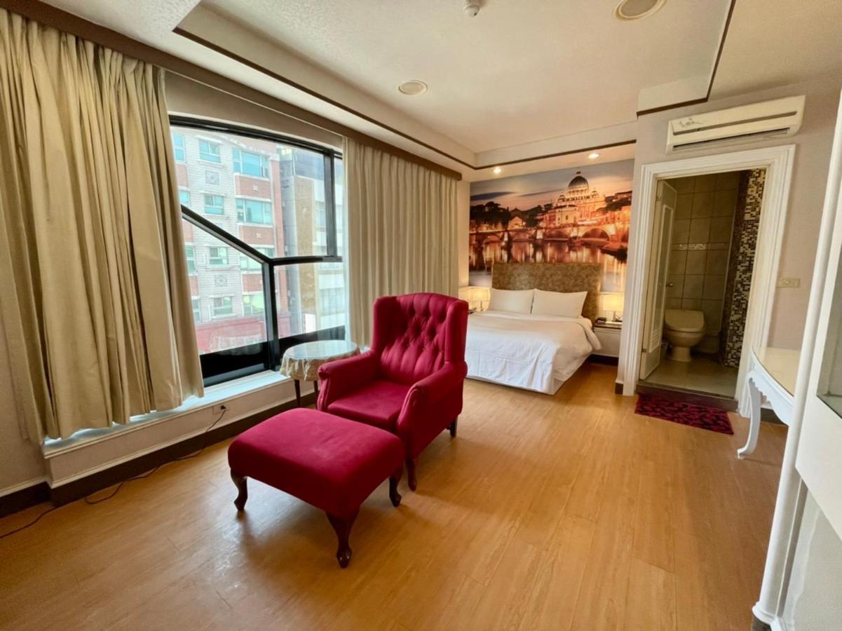 Wenpin Hotel - Pier 2 Kaohsiung Bagian luar foto