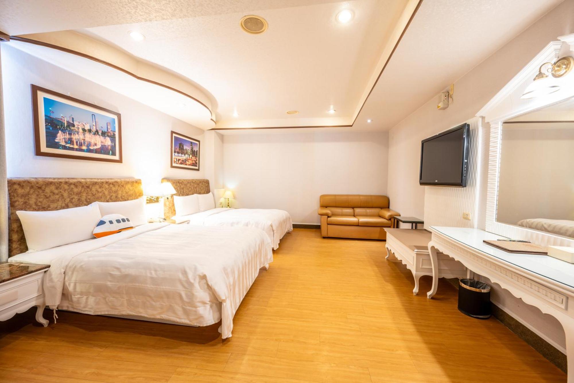 Wenpin Hotel - Pier 2 Kaohsiung Bagian luar foto