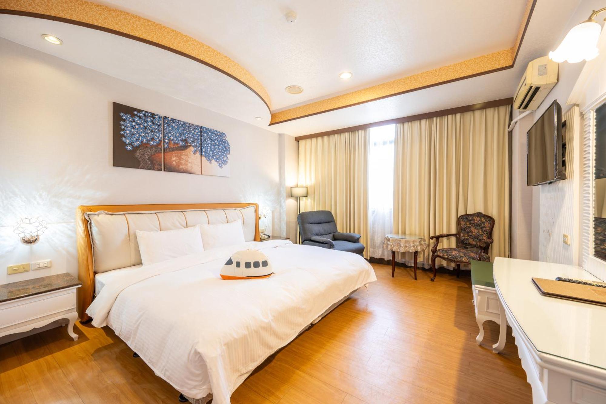 Wenpin Hotel - Pier 2 Kaohsiung Bagian luar foto
