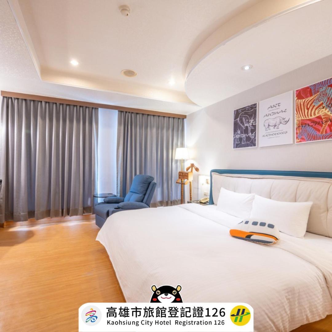Wenpin Hotel - Pier 2 Kaohsiung Bagian luar foto